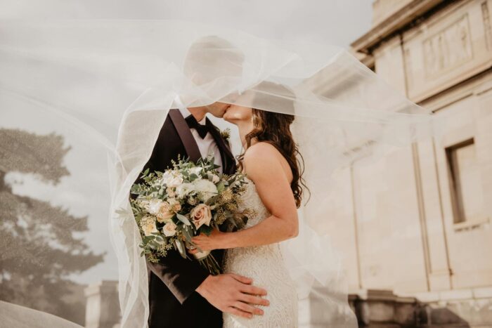 Wie teuer ist die Hochzeit? Von Low-Budget-Feiern bis zu Luxustrauungen