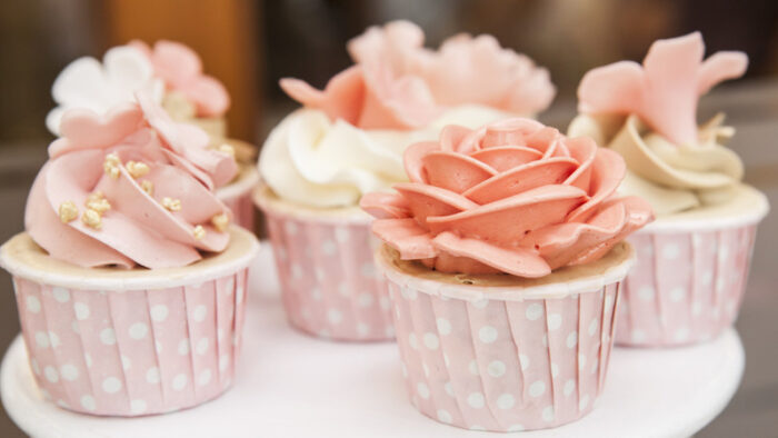 Cupcakes – kleine feine Minikuchen für das Hochzeitskuchenbüfett