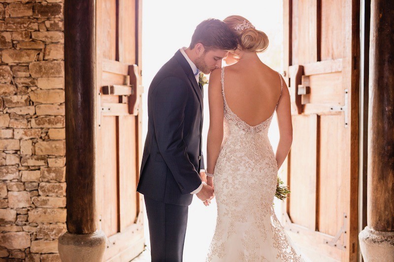 Brautkleid von Essense of Australia