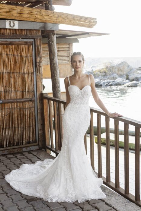 Brautmode von EY – Emine Yildirim: Zeitlose Unikate für einen individuellen Look am Hochzeitstag