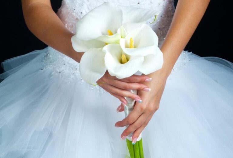 brautstrauss-calla-schlicht-freya-photographer_shutterstock_114919924-800x542-5