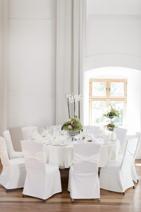 Dekorierte Hochzeitstafel auf Schloss Hohenkammer