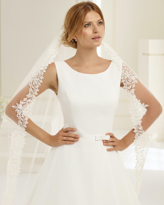 Ärmelloses A-Linien-Brautkleid im Clean Chic mit Rundhalsausschnitt von Bianco Evento, Modell Imperia
