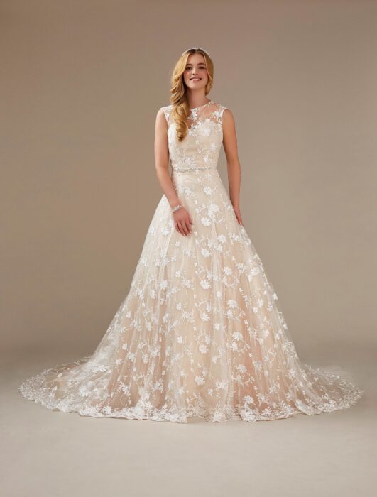 Brautkleid mit Spitzenblüten in Apricot von Weise, Modell 334642