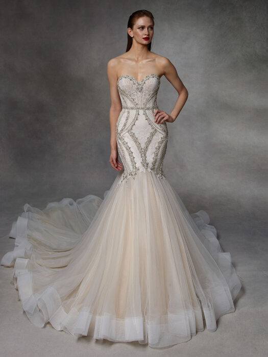 Trägerloses Brautkleid in Blush im figurbetonten Fit-and-Flare-Schnitt mit Sweetheart-Ausschnitt von Badgley Mischka, Modell Drew