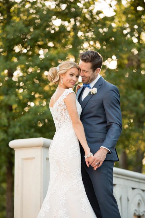 Brautkleid in Blush im Fit and Flare Schnitt aus Spitze mit elegantem Rücken von Stella York, Modell 6517