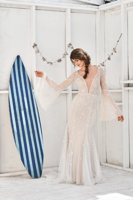 Fit and Flare-Brautkleid mit Trompetenärmeln im Boho-Stil von Lillian West, Modell 66057