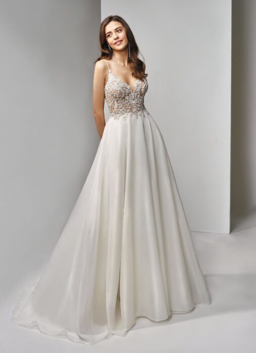 Cremefarbenes Brautkleid mit bestickter Korsage, Spaghettiträgern und Prinzessschnitt von Beautiful Bridal, Modell BT19-1