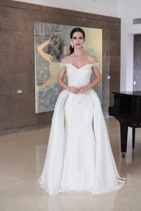Fit-and-Flare-Brautkleid mit abnehmbarer Schleppe, herzförmigem Ausschnitt und Offshoulder-Trägern von Emine Yildirim, Modell 7048