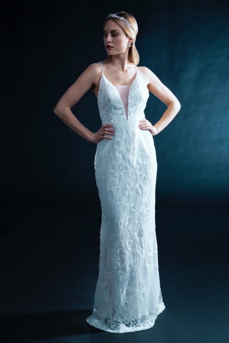 Fit-and-Flare-Brautkleid mit Spaghettiträgern und funkelnden Stickereien von Weise Be Galm, Modell 338030