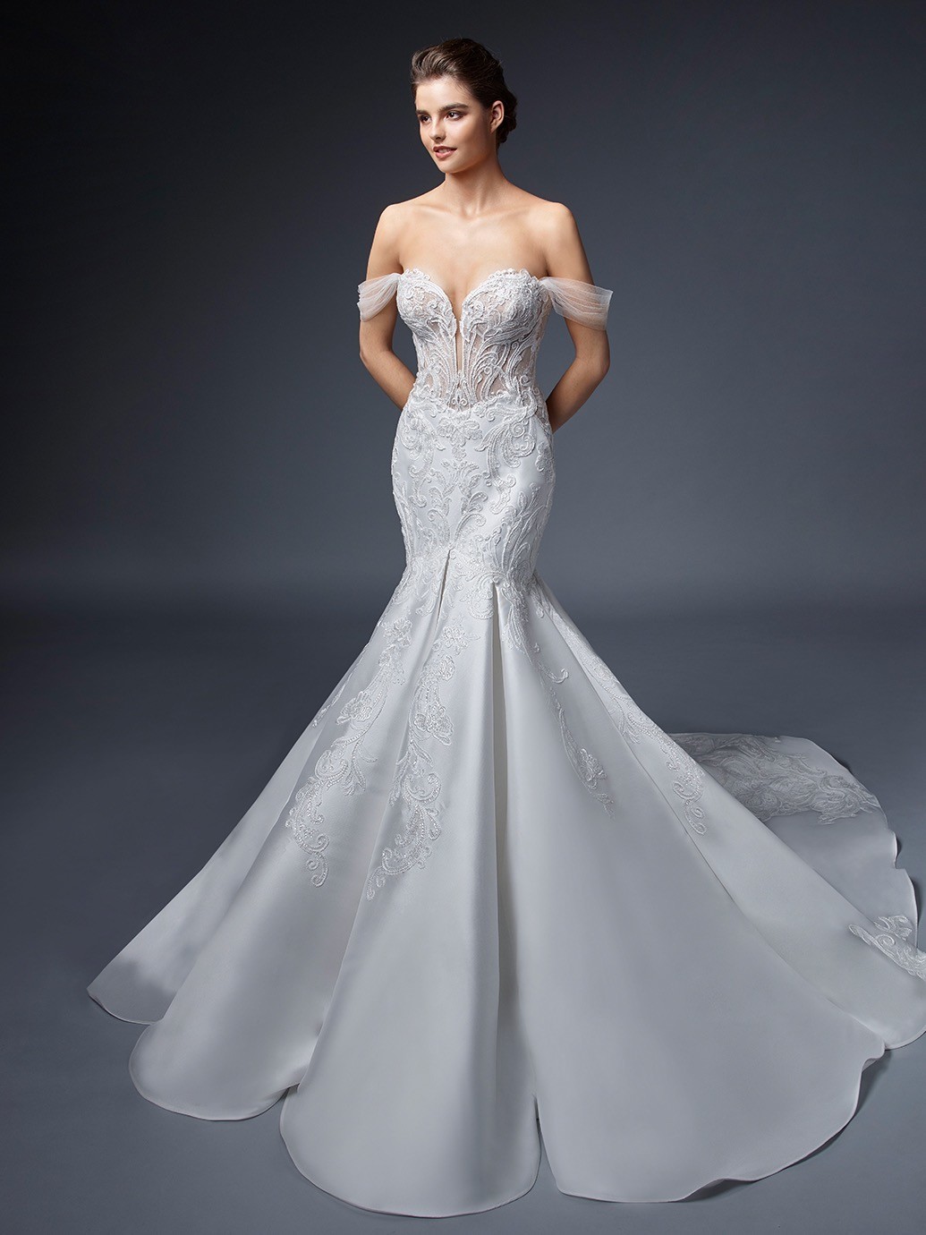 Off-Shoulder-Hochzeitskleid mit transparentem Top, Plunge-Ausschnitt und Schleppe von Elysée, Modell Satine