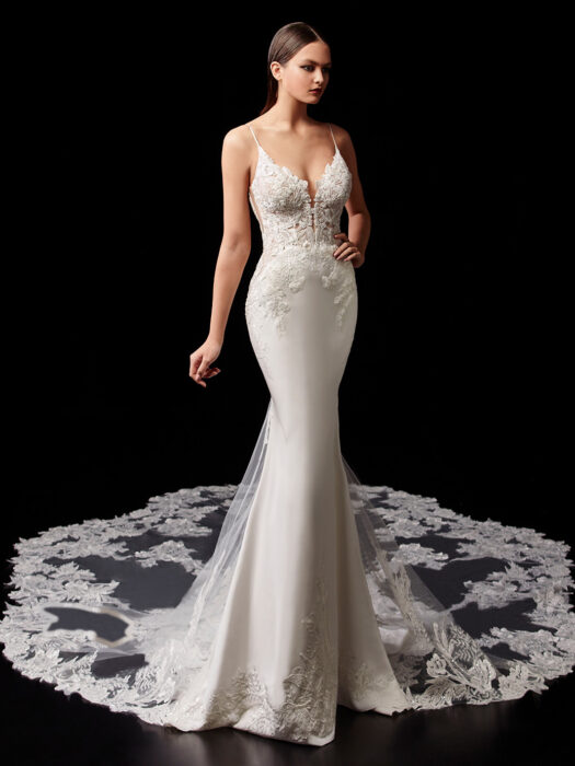 Hochzeitskleid mit Spitzentop, Plunge-Ausschnitt und Spaghettiträgern von Enzoani, Modell Pallas