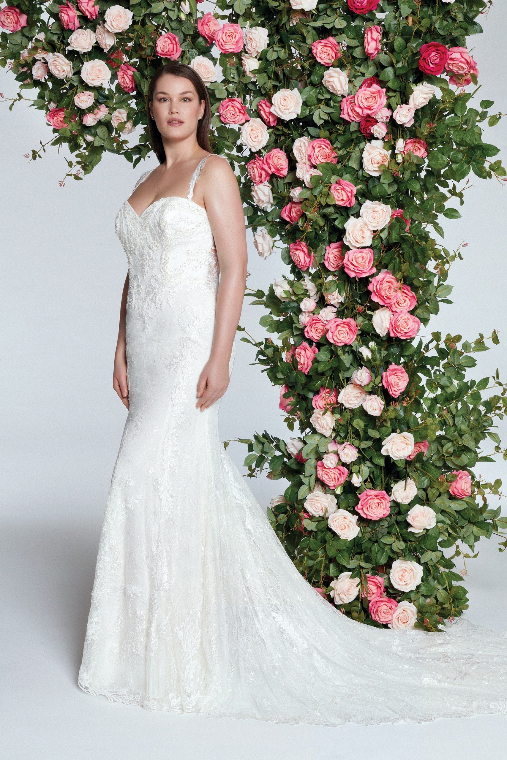 Spitzenkleid im Fit-and-Flare-Schnitt mit Sweetheart-Ausschnitt, transparentem Rücken und Schleppe von Sweetheart, Modell 11078