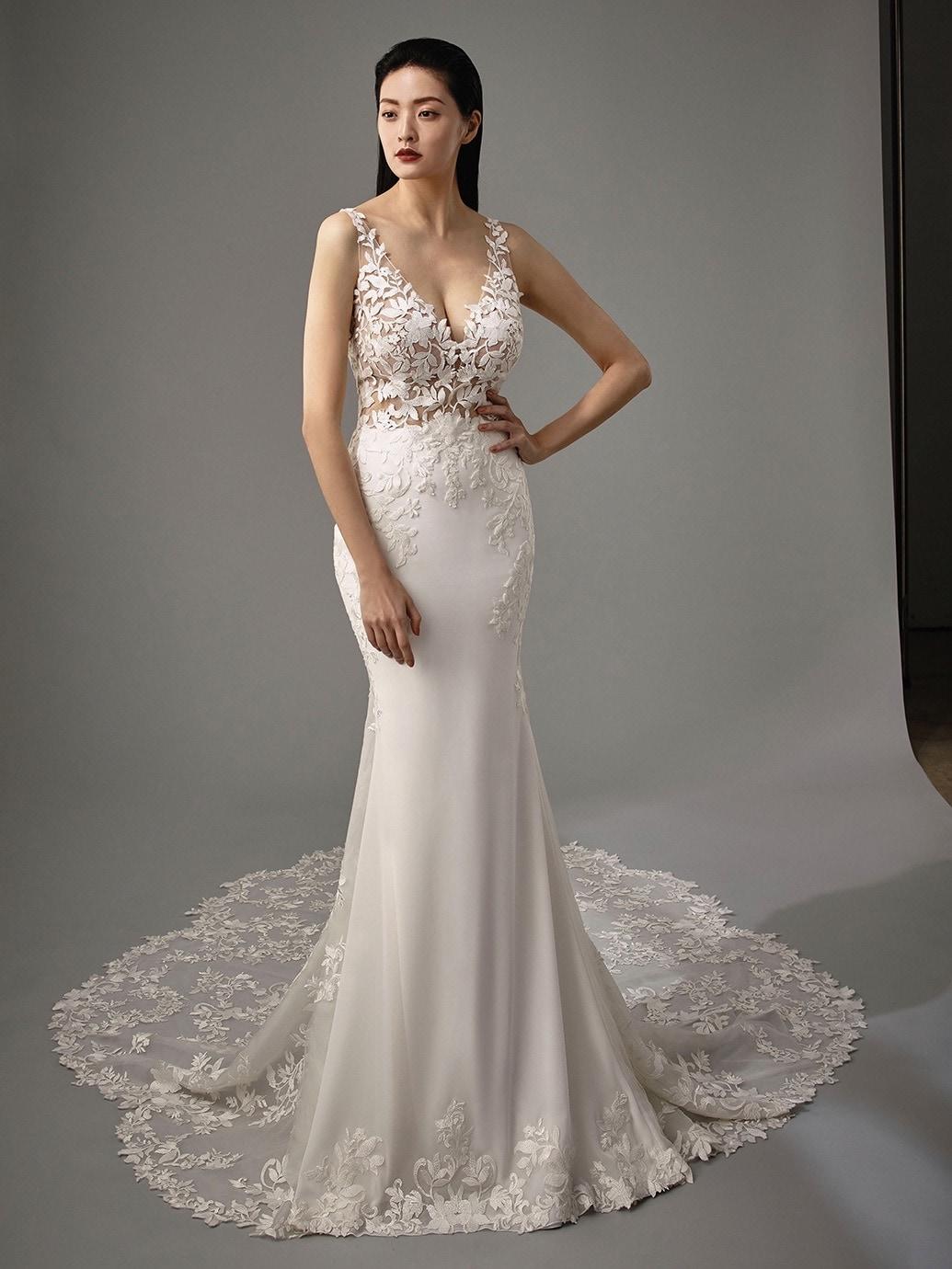 Fit-and-Flare-Brautkleid mit transparentem Spitzentop, V-Ausschnitt, tiefem Rückenausschnitt und Schleppe von Blue by Enzoani, Modell Malia