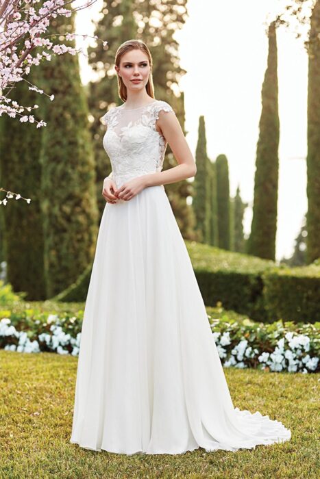 Brautkleid in A-Linie mit Illusion-Ausschnitt, Cap-Ärmeln und Rücken-Cut-out von Sincerity, Modell 44159