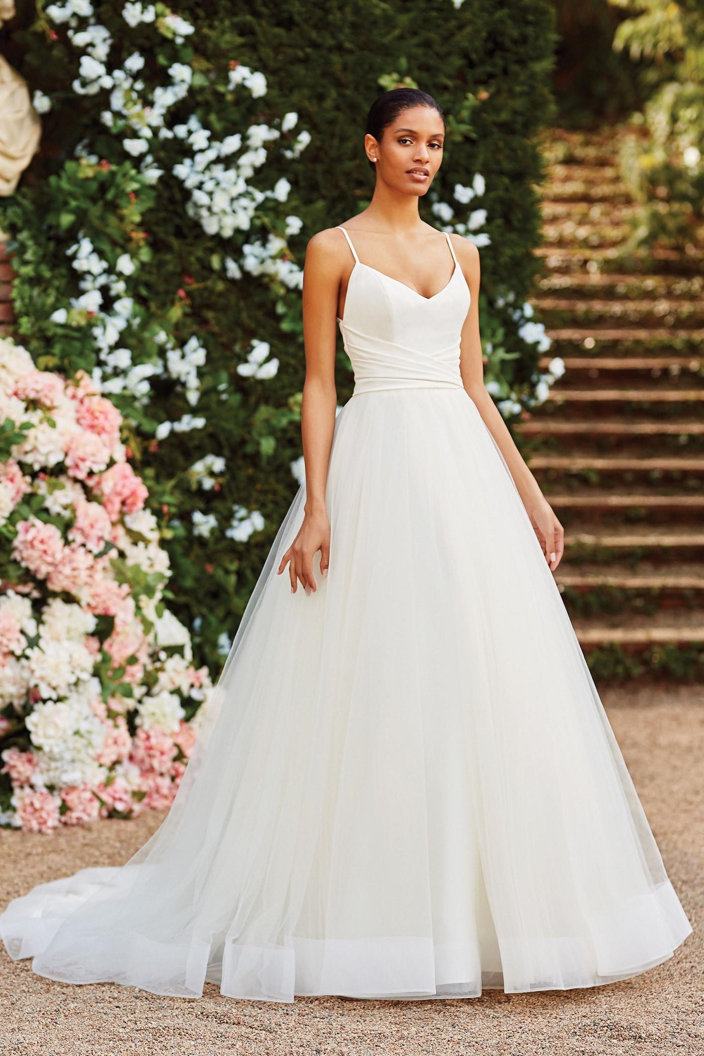 Brautkleid im Prinzess-Stil mit Faltendrapierung, Spaghettiträgern und Schleppe von Sincerity, Modell 44181