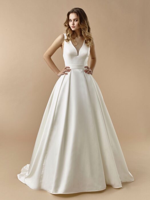 Brautkleid im Prinzess-Stil mit Gürtel, V-Ausschnitt, teifem Rücken, Schleife und Schleppe von Beautiful Bridal, Modell BT 20-23