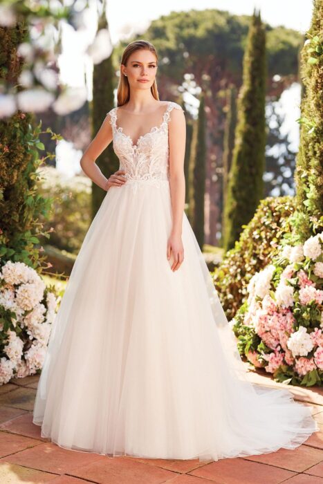 Brautkleid im Prinzess-Stil mit transparentem Spitzentop, Tattoo-Effekt im Rücken und Schleppe von Sincerity, Modell 44168