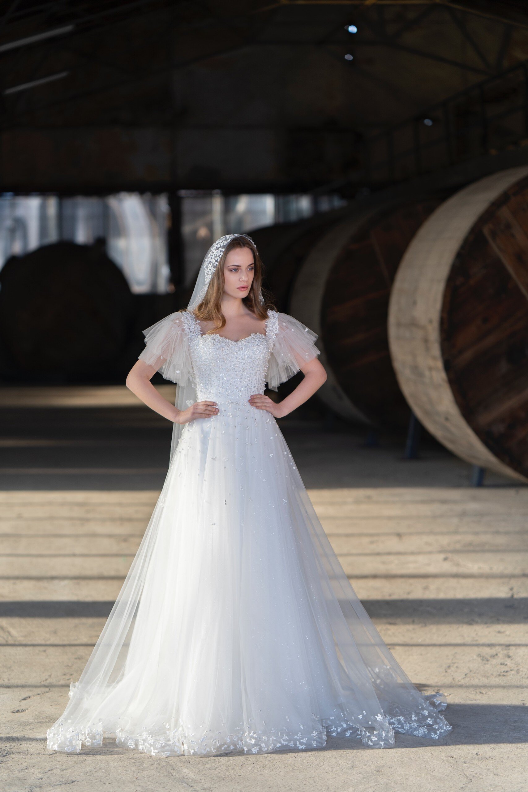 Prinzess-Brautkleid mit herzförmigem Ausschnitt und Glitzertüll von Emine Yildirim, Modell 9008