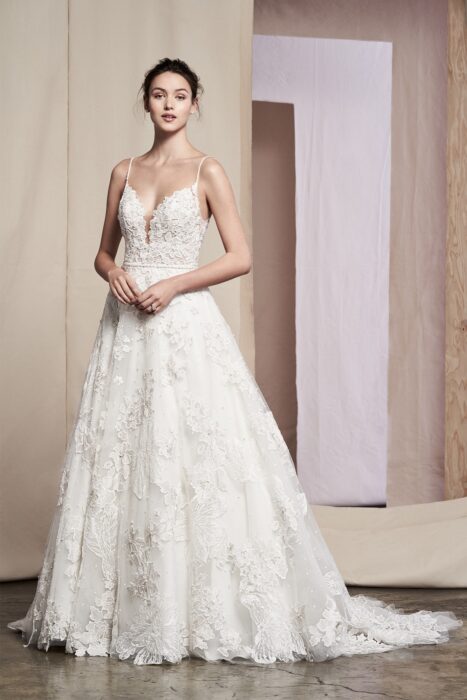Brautkleid im Prinzess-Stil mit Plunge-Ausschnitt, Spaghettiträgern und tiefem Rücken von Justin Alexander Signature, Modell 99088 Ayana