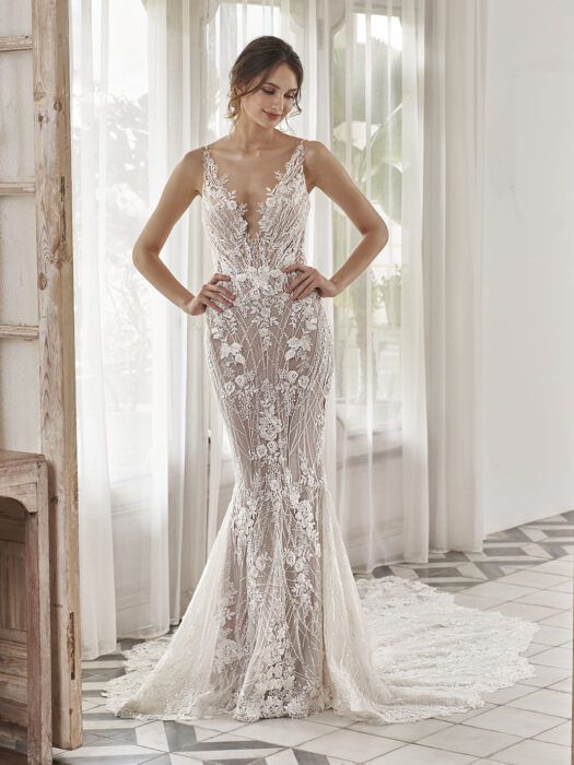 Roséfarbenes Brautkleid im Mermaid-Schnitt mit 3D-Spitze und Schleppe von Pen-Liv, Modell Angelina