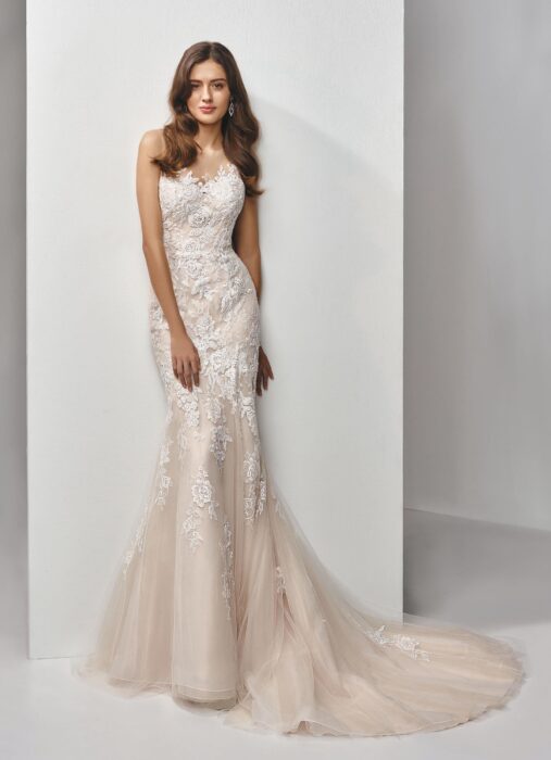 Rosafarbenes Fit and Flare-Brautkleid mit Spitze und Tattoo-Effekt von Beautiful Bridal, Modell BT19-14