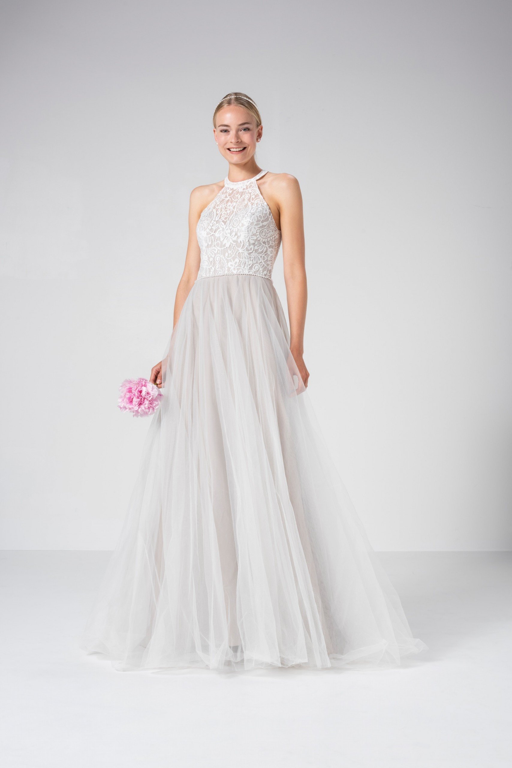 Prinzess-Brautkleid mit silbernem Tüllrock und Spitzentop mit Neckholder von Weise Be True, Modell 337122