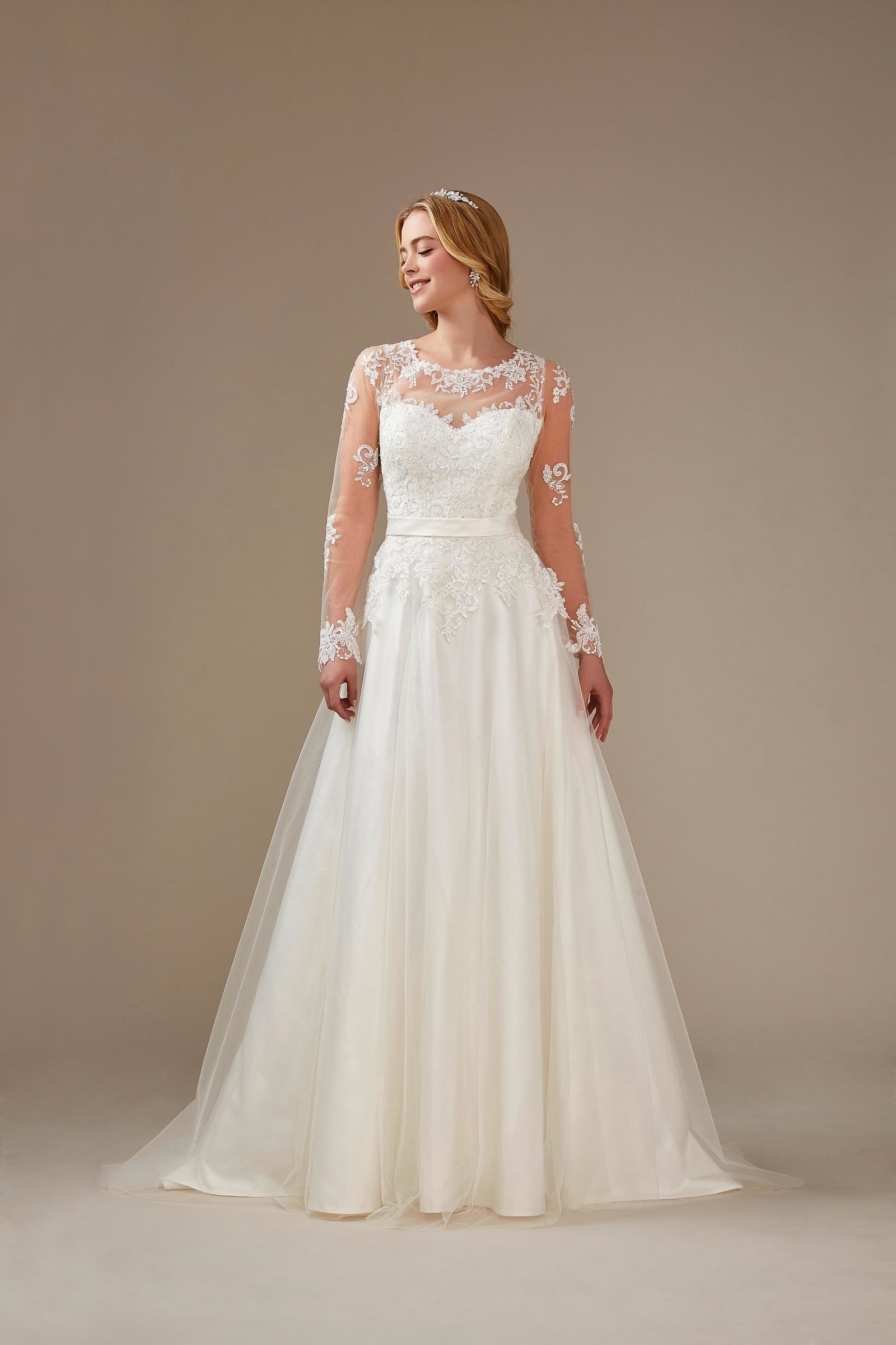 A-Linien-Brautkleid mit langen Ärmeln, Spitze und elegantem Rücken von Weise, Modell 336342
