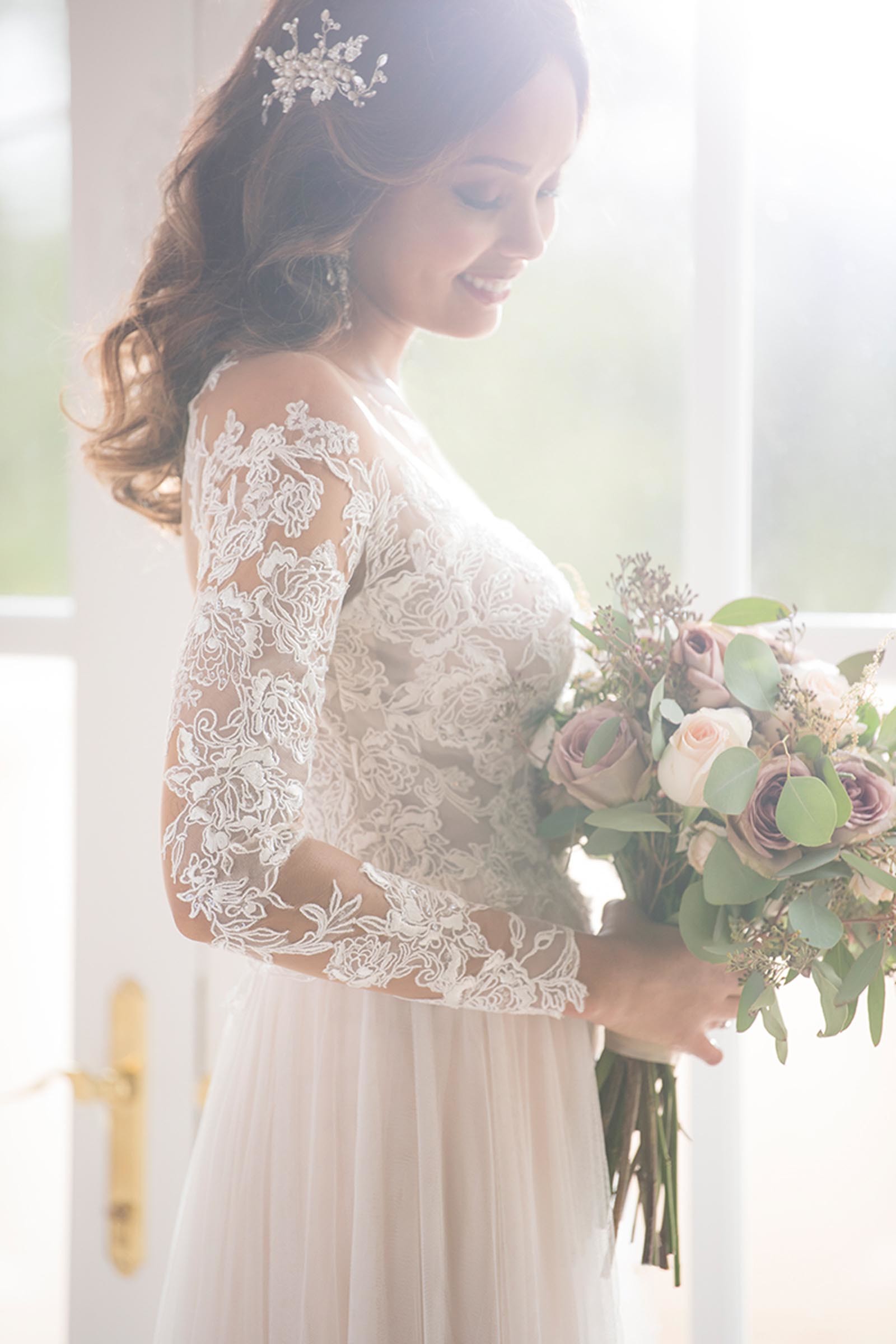 Brautkleid in Blush mit blumiger Spitze und Tattoo Effekt von Stella York, Modell 6646