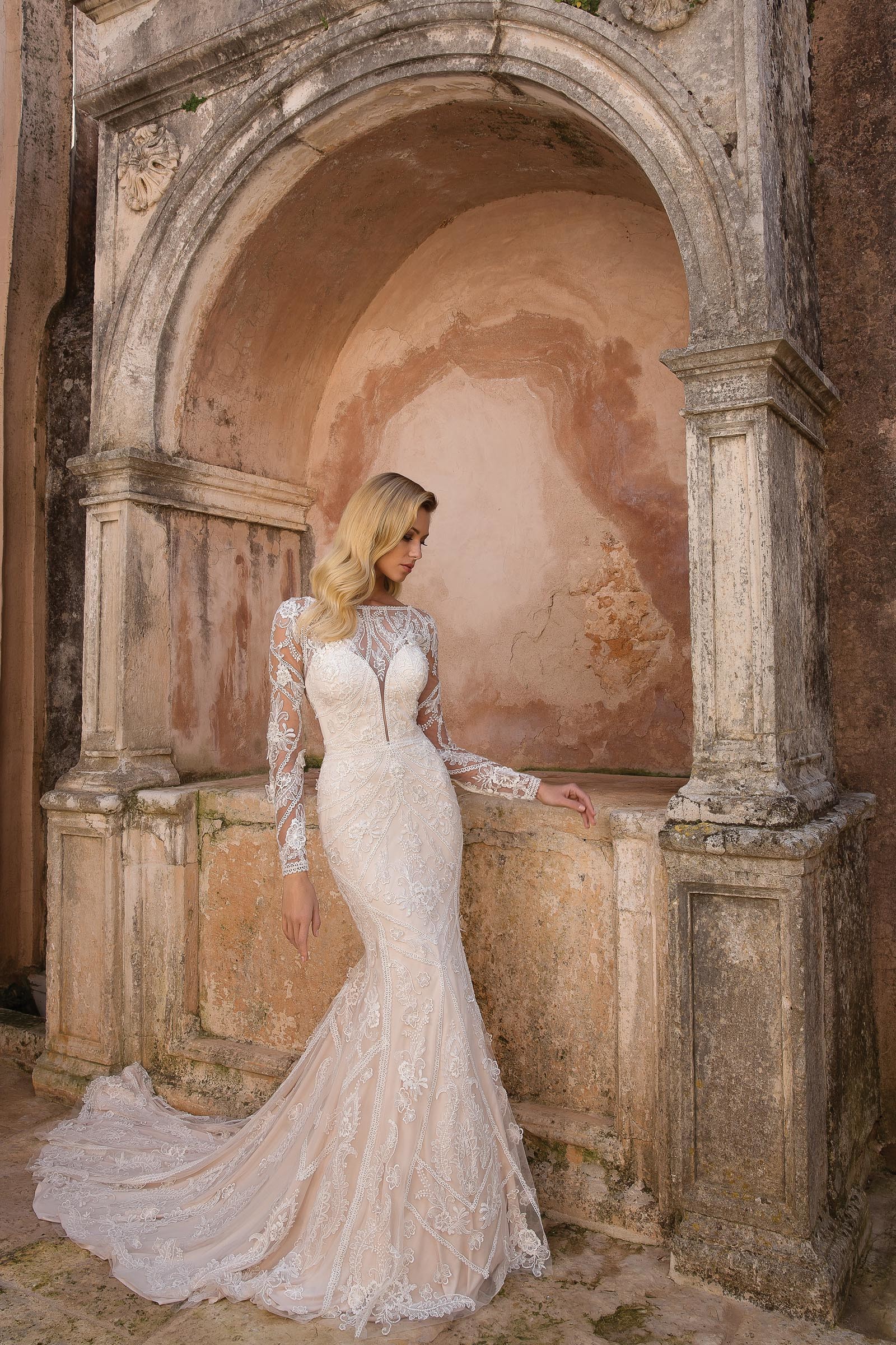 Fit and Flare-Brautkleid mit Spitze und Langarm von Justin Alexander, Modell 88063