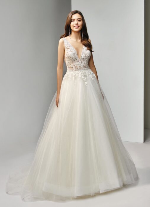 Brautkleid mit Spitze, Prinzessschnitt und V-Ausschnitt von Beautiful Bridal, Modell BT19-26