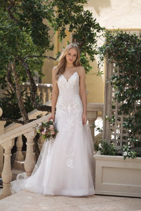 Rosafarbenes Brautkleid mit Spitze und Spaghettiträger in A-Linie von Sincerity, Modell 44091