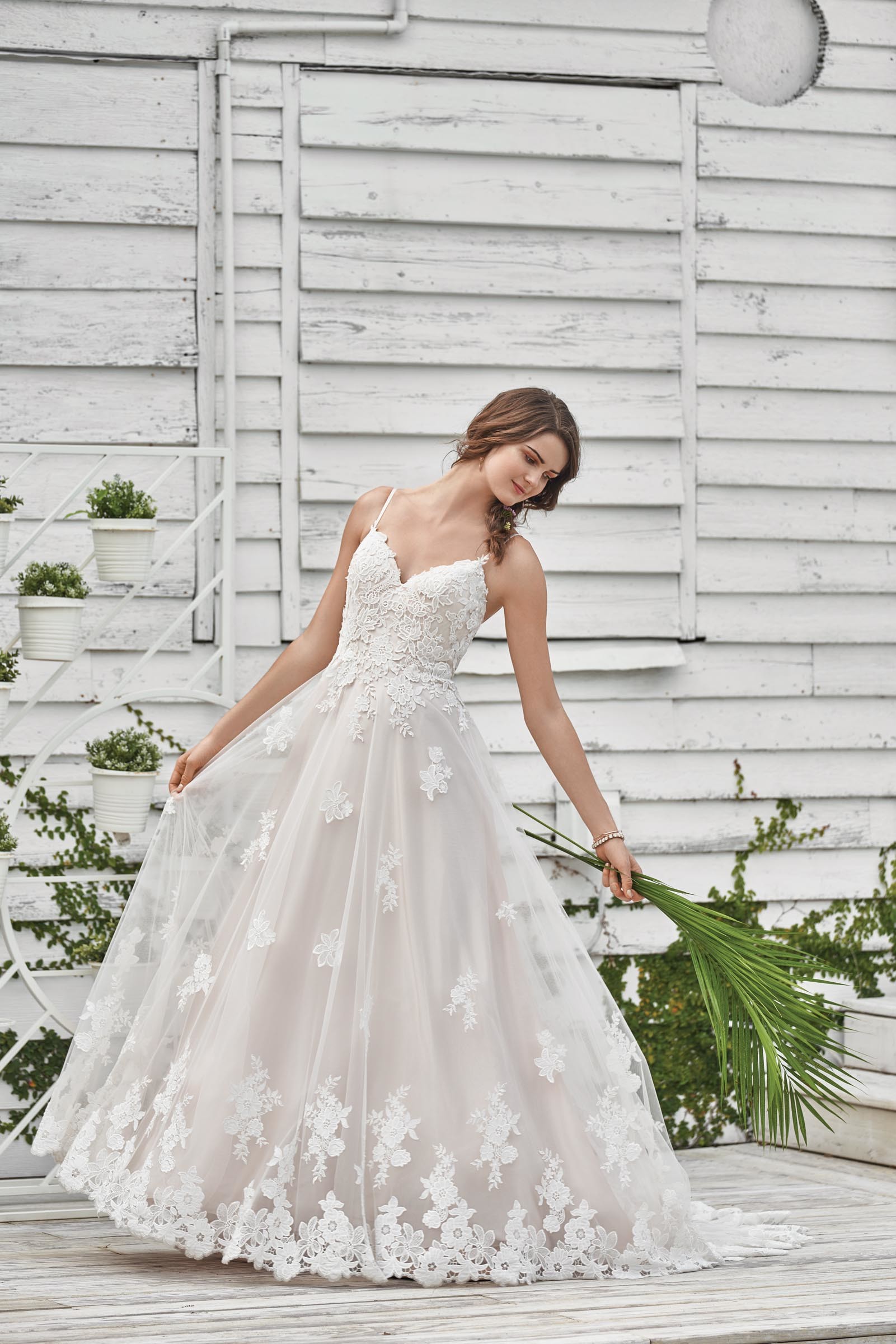 Prinzessinnen-Brautkleid mit Spaghettiträger in Rose von Lillian West, Modell 66045