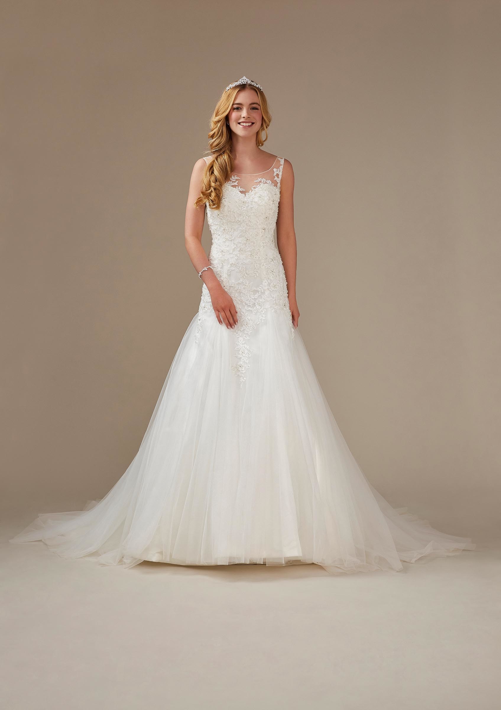 Brautkleid mit Tattoo-Effekt und Schleppe von Weise, Modell 336462