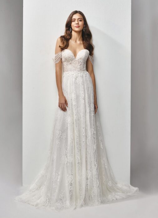 Brautkleid mit Offshoulder-Trägern aus Spitze mit transparenter Korsage von Beautiful Bridal, Modell BT19-7