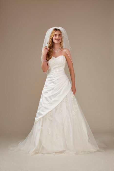 Schulterfreies A-Linien Brautkleid mit Herzausschnitt und Spitze von Weise, Modell 336332