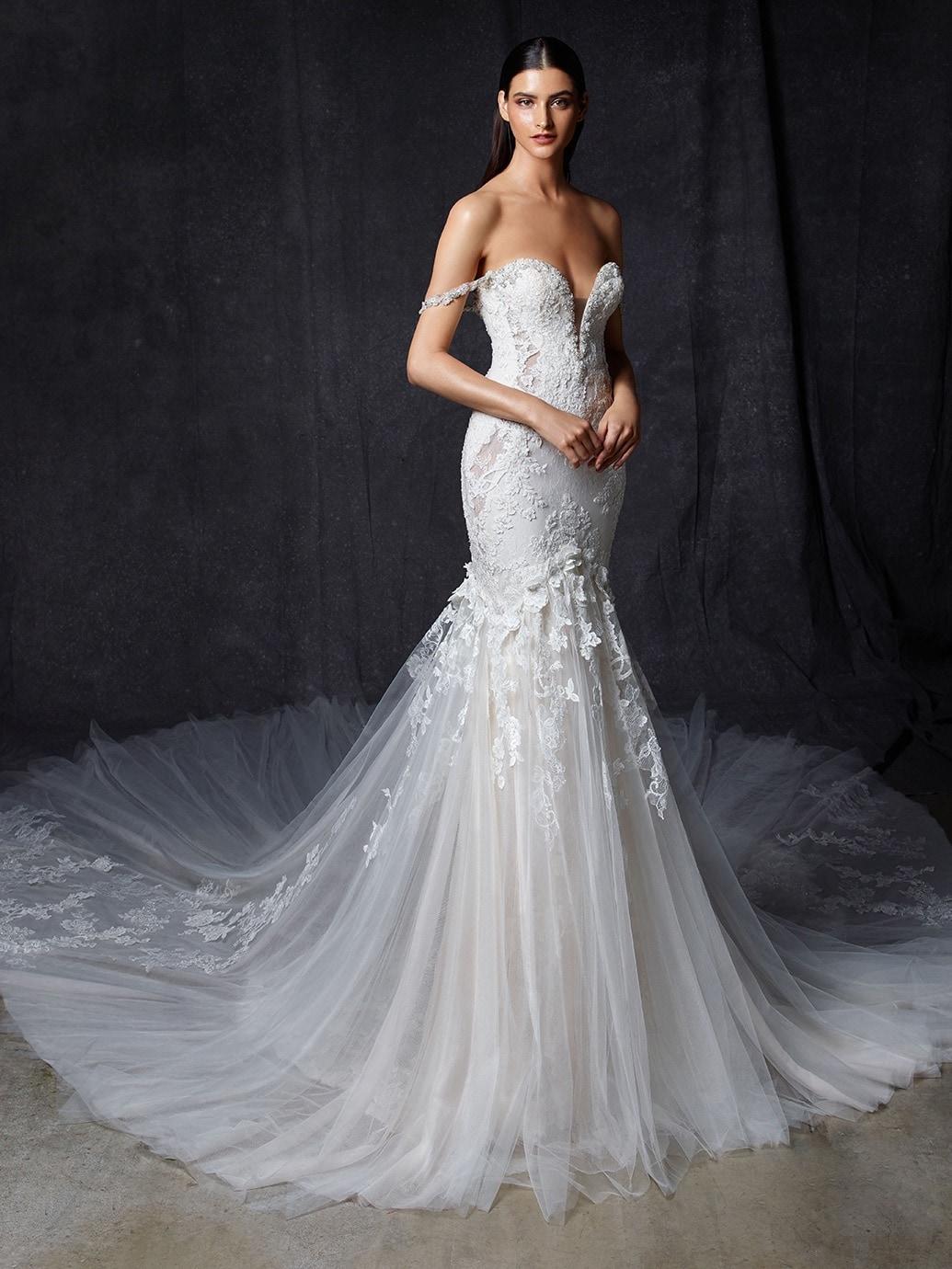 Wandelbares Brautkleid im Fit-and-Flare-Schnitt mit abnehmbarem Tüllrock, Spitze, Plunge-Ausschnitt, Offshoulder-Trägern, tiefem Rücken und Schleppe von Enzoani, Modell Ophelia