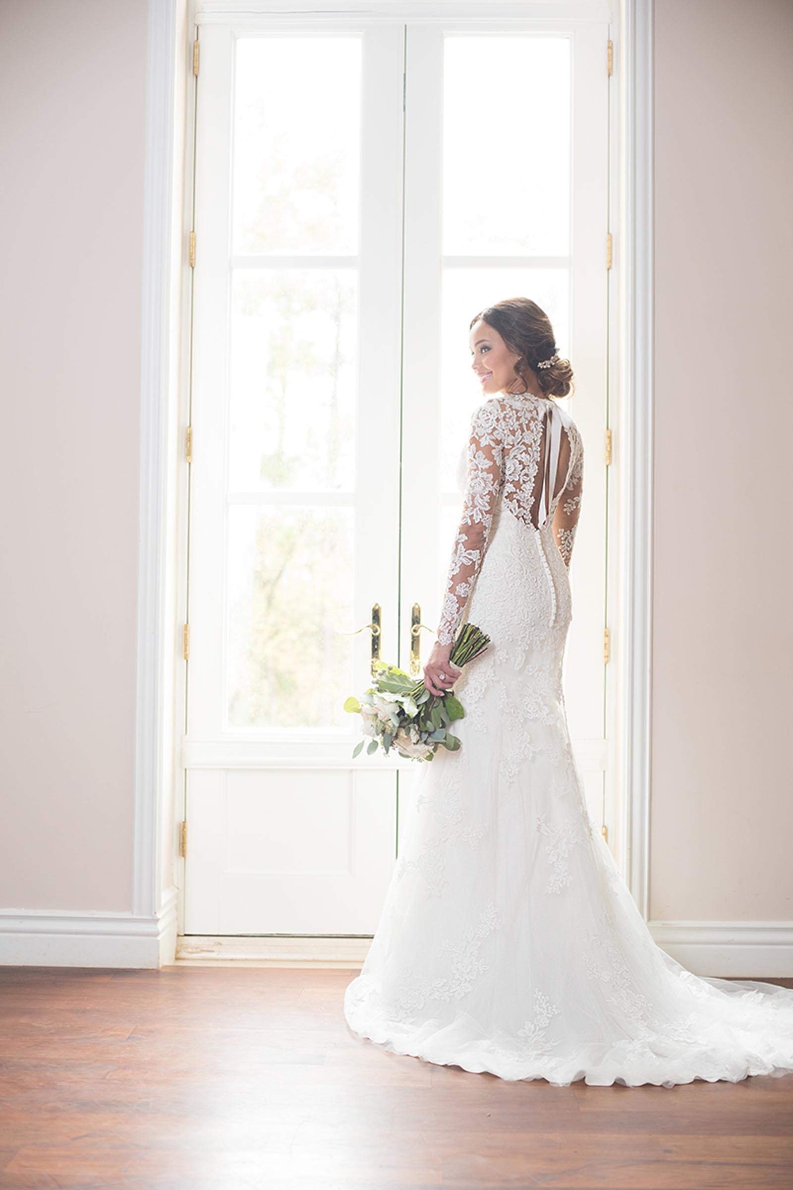 Weißes Brautkleid mit Spitze, langen Spitzenärmeln und Tattoo Effekt von Stella York, Modell 6746