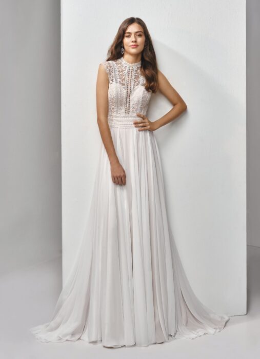 Hochgeschlossenes Brautkleid mit Spitzentop von Beautiful Bridal, Modell BT19-19