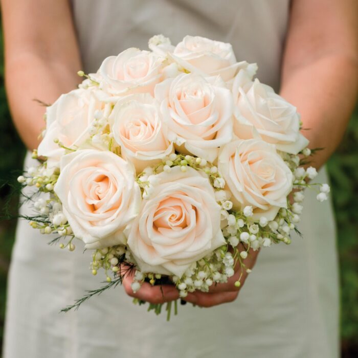 Brautstrauß aus Rosen und Maiglöckchen