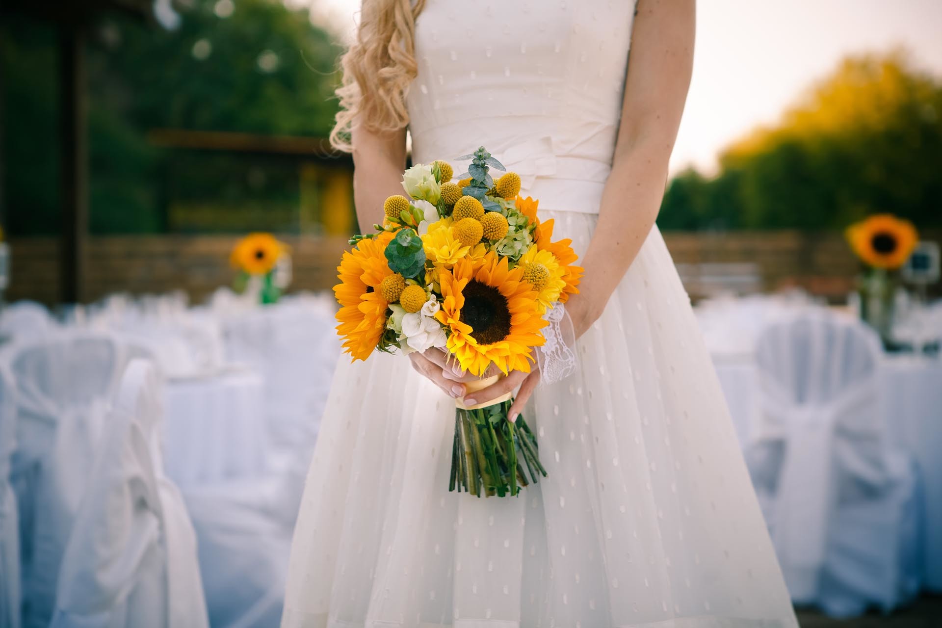 gelber Brautstrauß mit Sonnenblumen