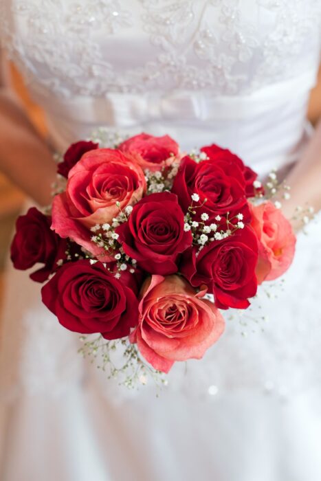 Brautstrauß aus roten Rosen