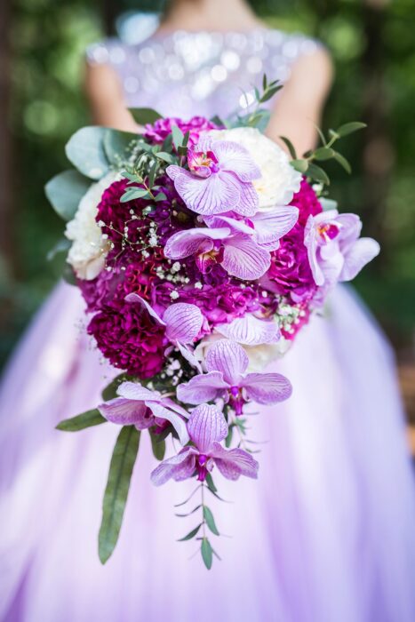 Brautstrauß mit Orchideen und Hahnenkamm