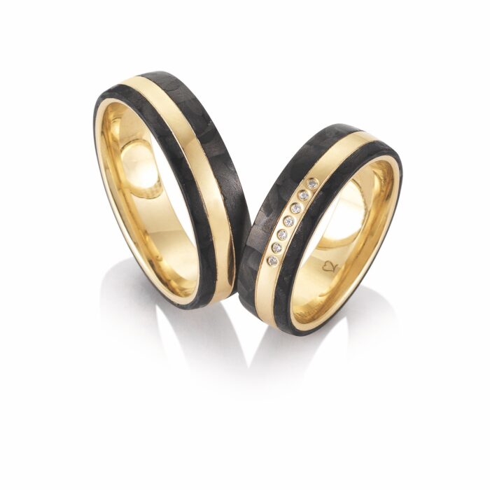 Breuning – Trauringe in Gelbgold und Carbon
