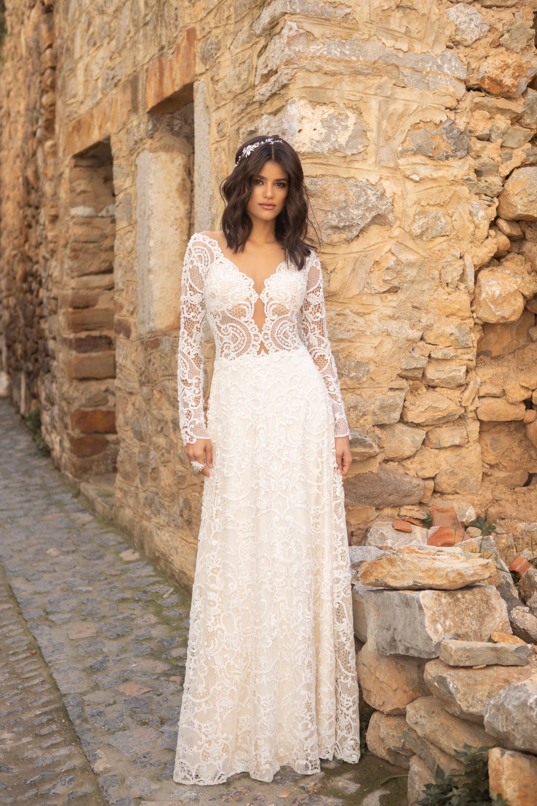 Spitzenbrautkleid in A-Linie mit transparentem Top von Emine Yildirim, Modell 2030