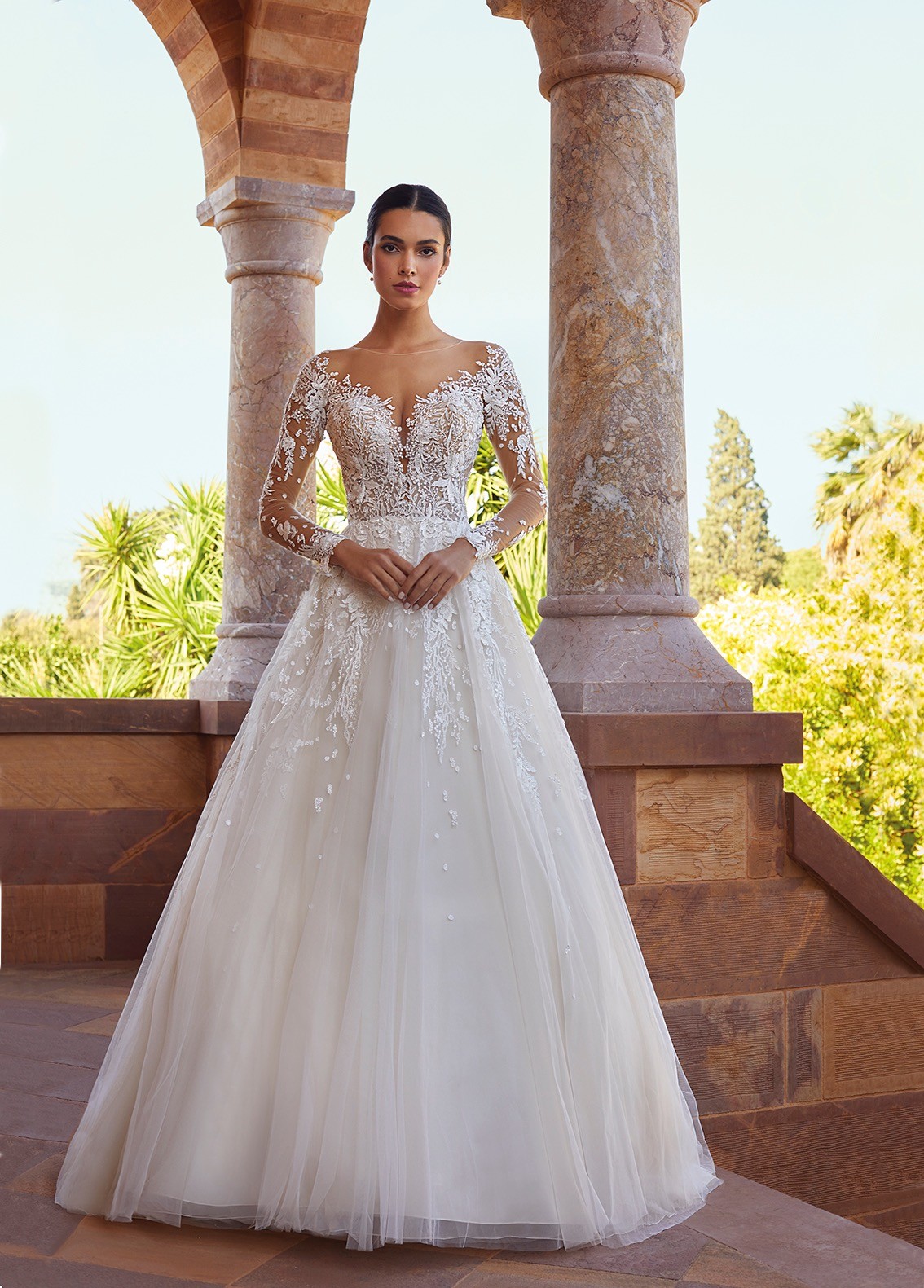 Hochzeitskleid im Prinzessschnitt mit Tattoo-Effekt und Illusion-Ausschnitt von Demetrios, Modell 8070