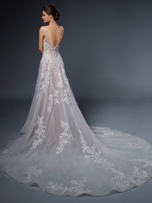 Roséfarbenes Hochzeitskleid mit 3D-Spitze im Prinzessstil mit Tattoo-Effekt und Schleppe von Elysée, Modell Amandine
