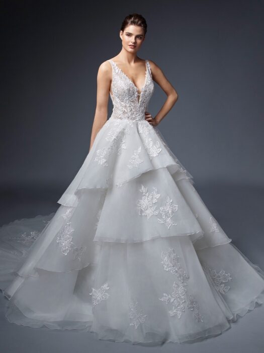 Hochzeitskleid im Prinzessstil mit Volants, Spitzen-Corsage, Plunge-Ausschnitt und Schleppe von Elysée, Modell Antoinette