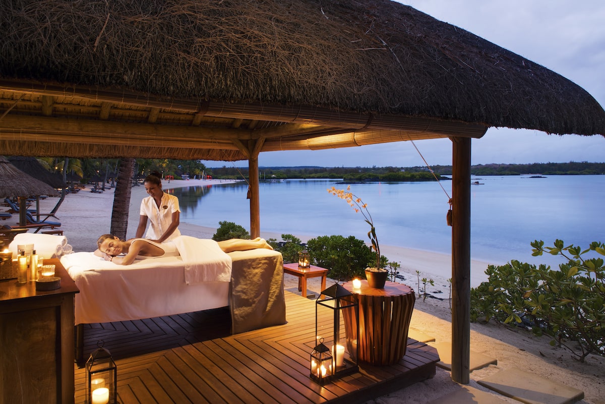 Massagebehandlung im Constance Prince Maurice Resort.