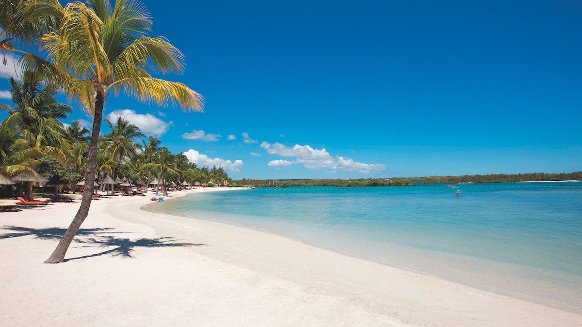 Sandstrand am Constance Prince Maurice Resort.